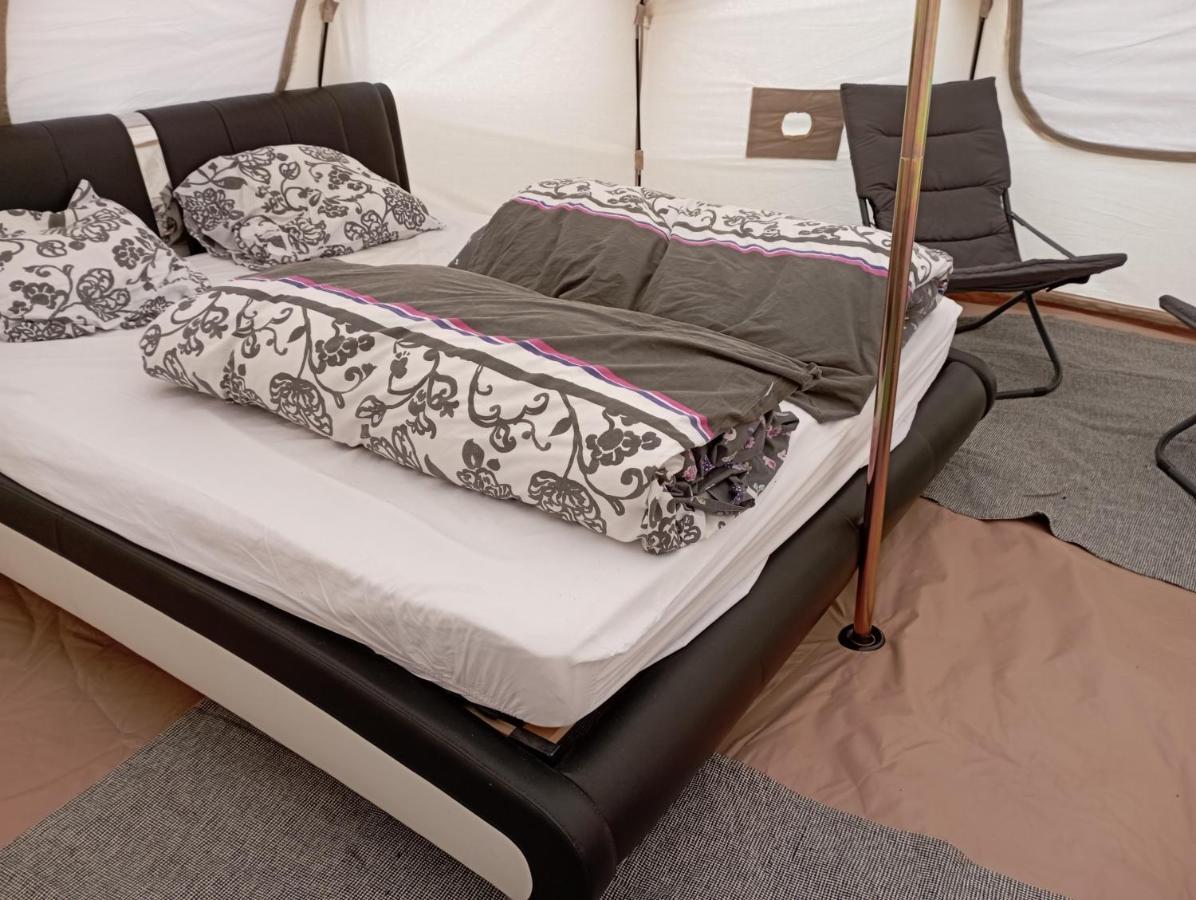 Natuur-Like Glamping In Bosland Pelt Экстерьер фото